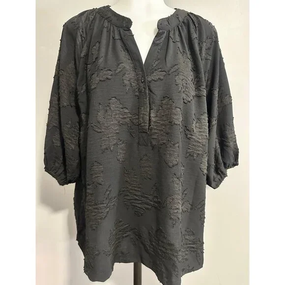 Umgee Solid Color Floral Burnout Top in Black Small - Picture 4 of 12